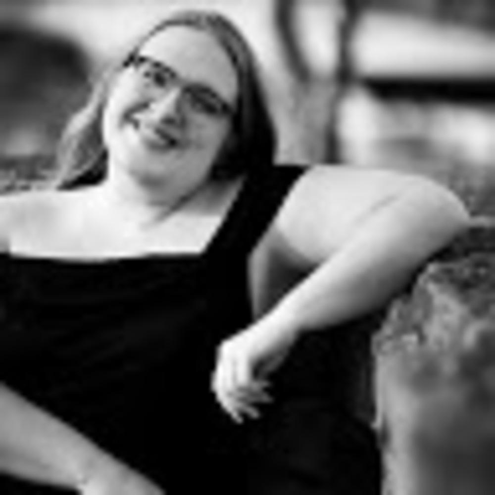 Meet your Posher, Caitlin